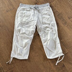 Lorna Jane White Capris with Drawstring